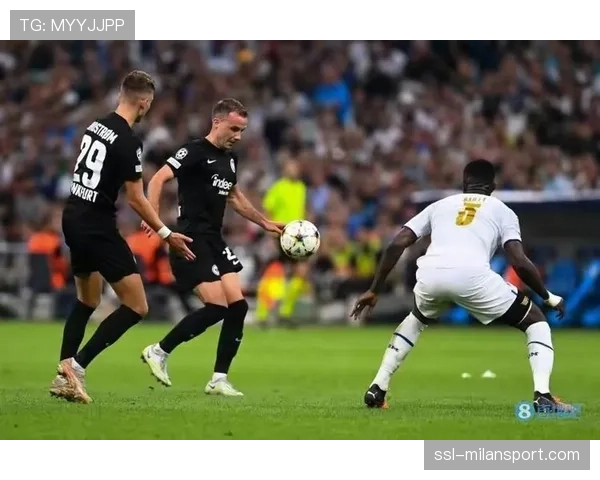 法兰克福格策送出13次关键传球 组织中场核心