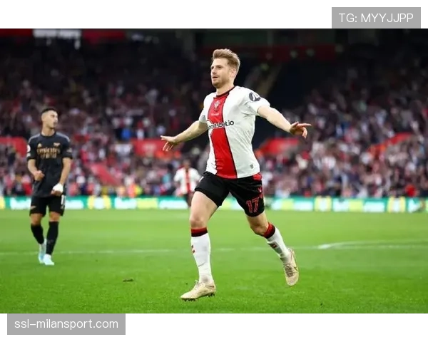 亚当·阿姆斯特朗11球领跑射手榜 圣徒锋线核心